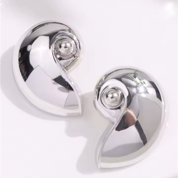 Zara Silver Marine Conch Earrings - Picture 7 of 8